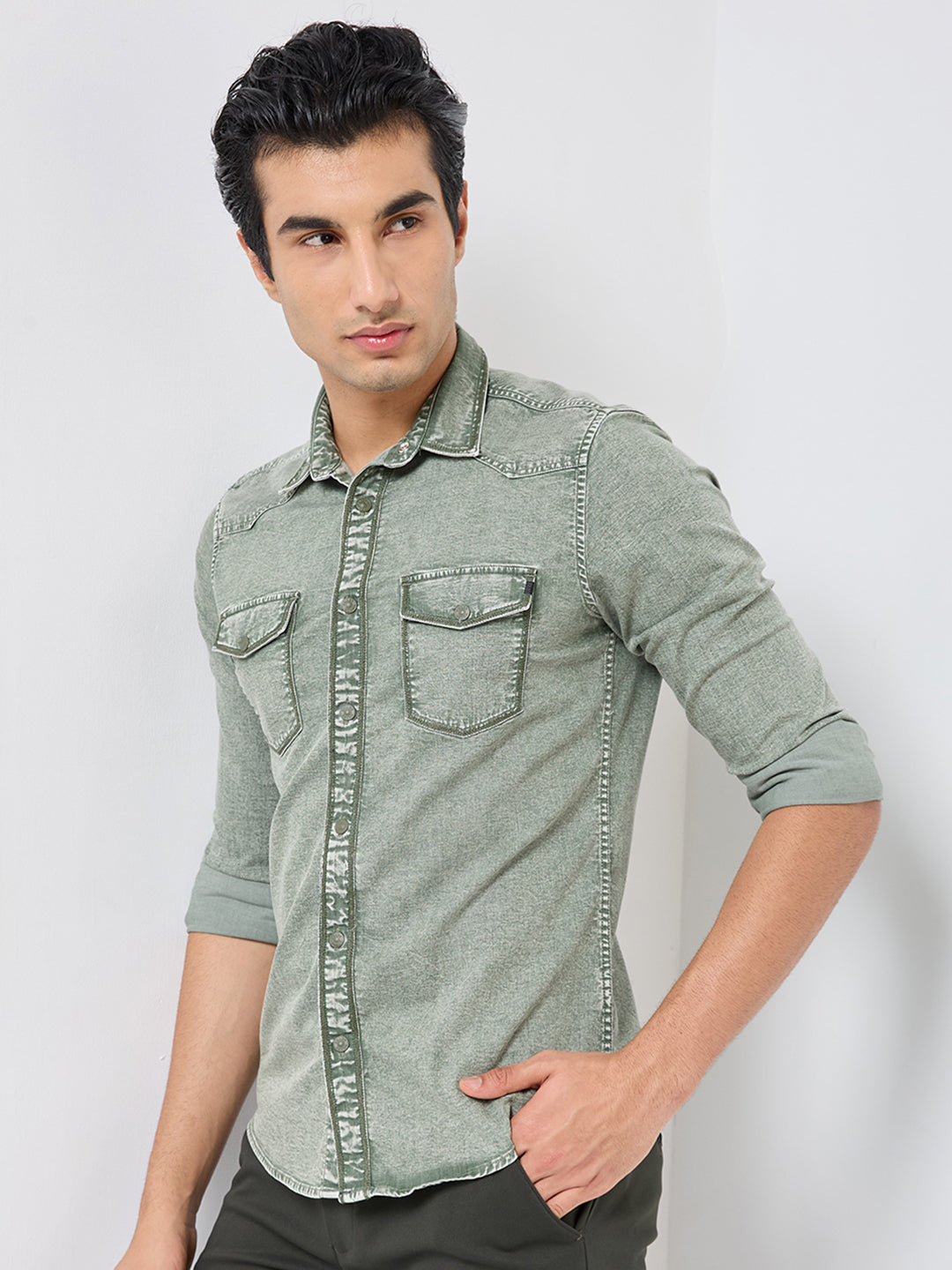Killer Men Light Green Solid Slim Fit Shirts