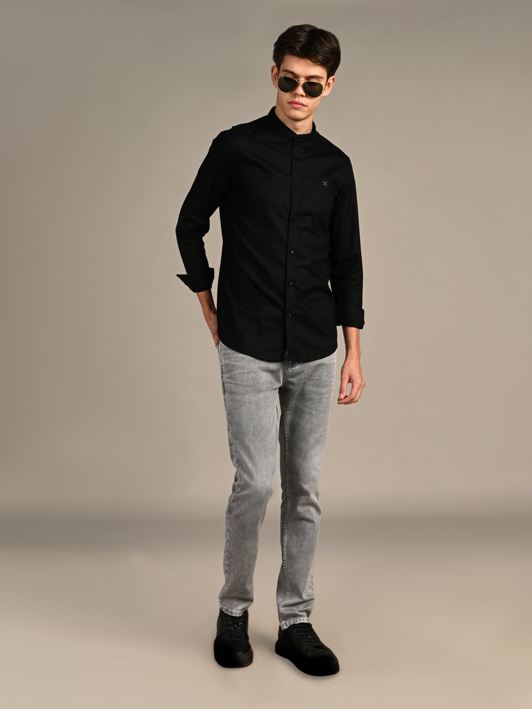 Killer Men Black Solid Slim Fit Shirts