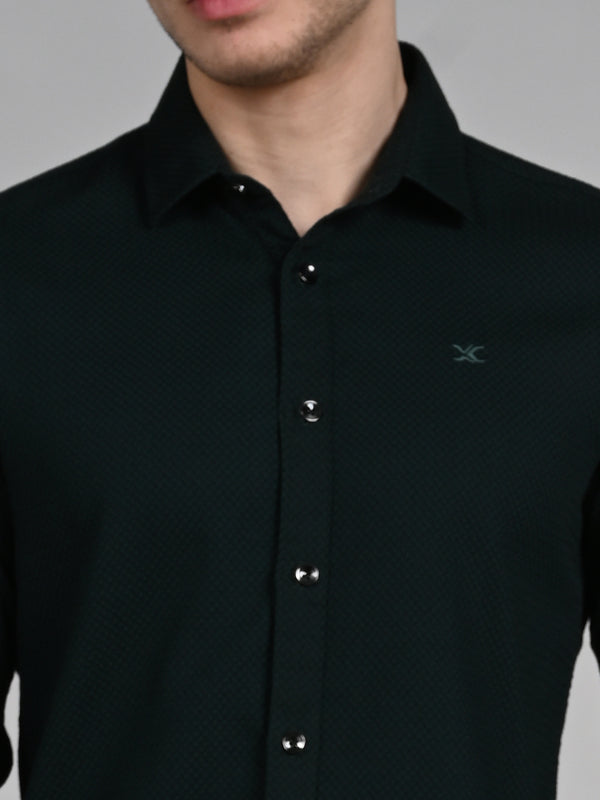 Killer Men Dark Green Solid Slim Fit Shirts