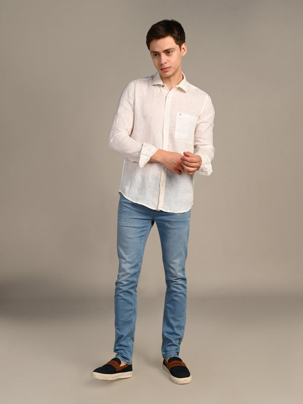 Killer Men White Solid Straight Fit Shirts