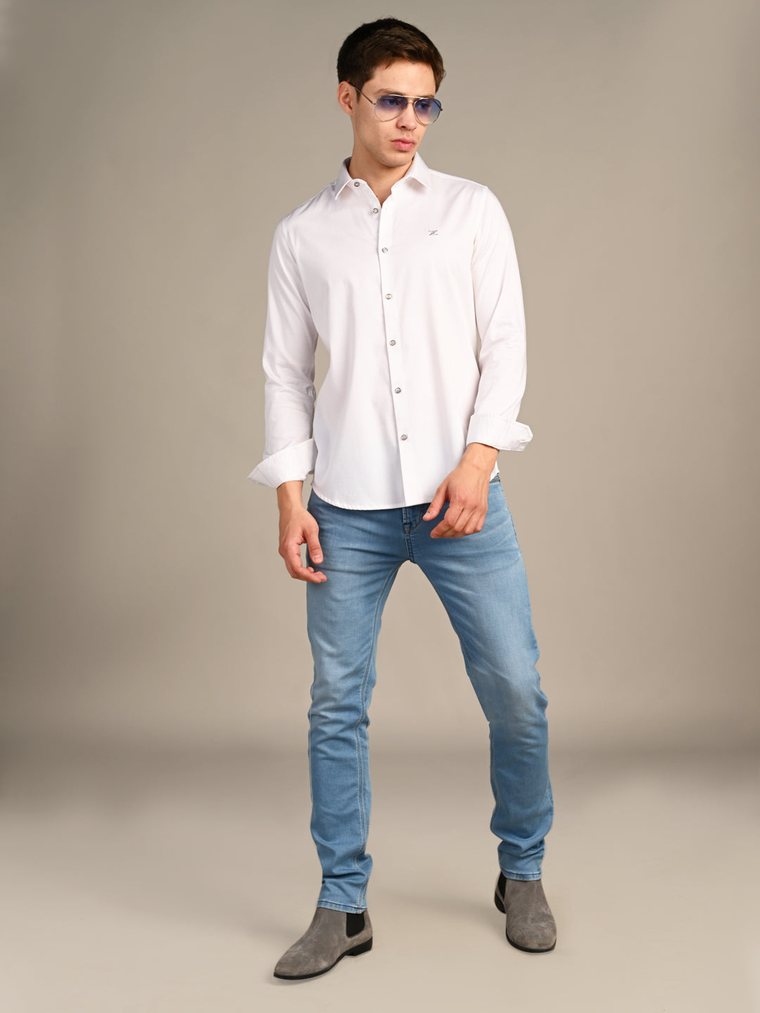 Killer Men White Solid Slim Fit Shirts