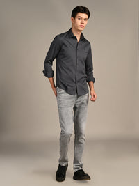 Killer Men Dark Grey Solid Slim Fit Shirts