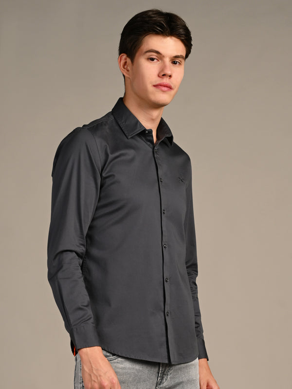 Killer Men Dark Grey Solid Slim Fit Shirts