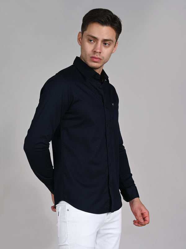 Killer Men Dark Blue Solid Slim Fit Shirts