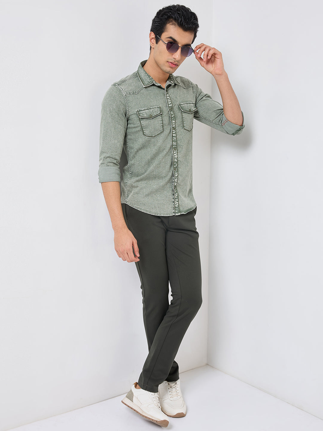 Killer Men Light Green Solid Slim Fit Shirts