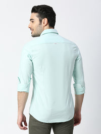 Killer Men Light Green Solid Slim Fit Shirts