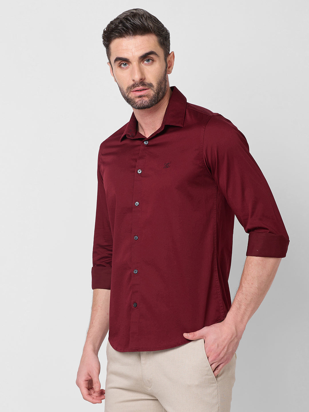 Men's Wine Solid Slim Fit Shirts