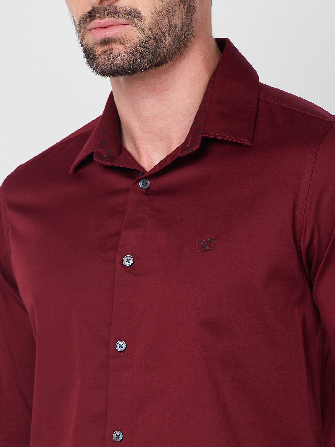 Men's Wine Solid Slim Fit Shirts