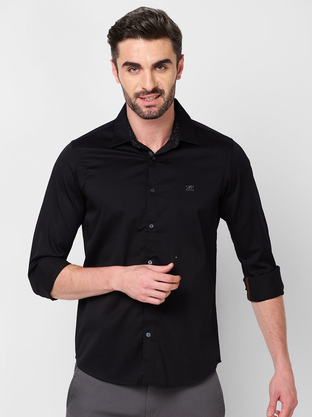 Men's Black Solid Slim Fit Shirts