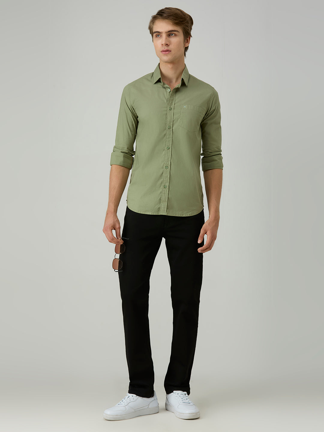 Men's Green Solid Slim Fit Shirts