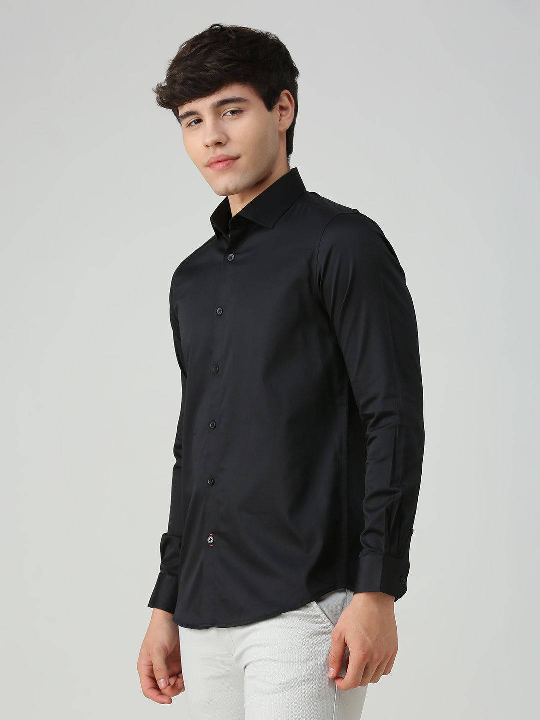 Men's Black Solid Slim Fit Shirts