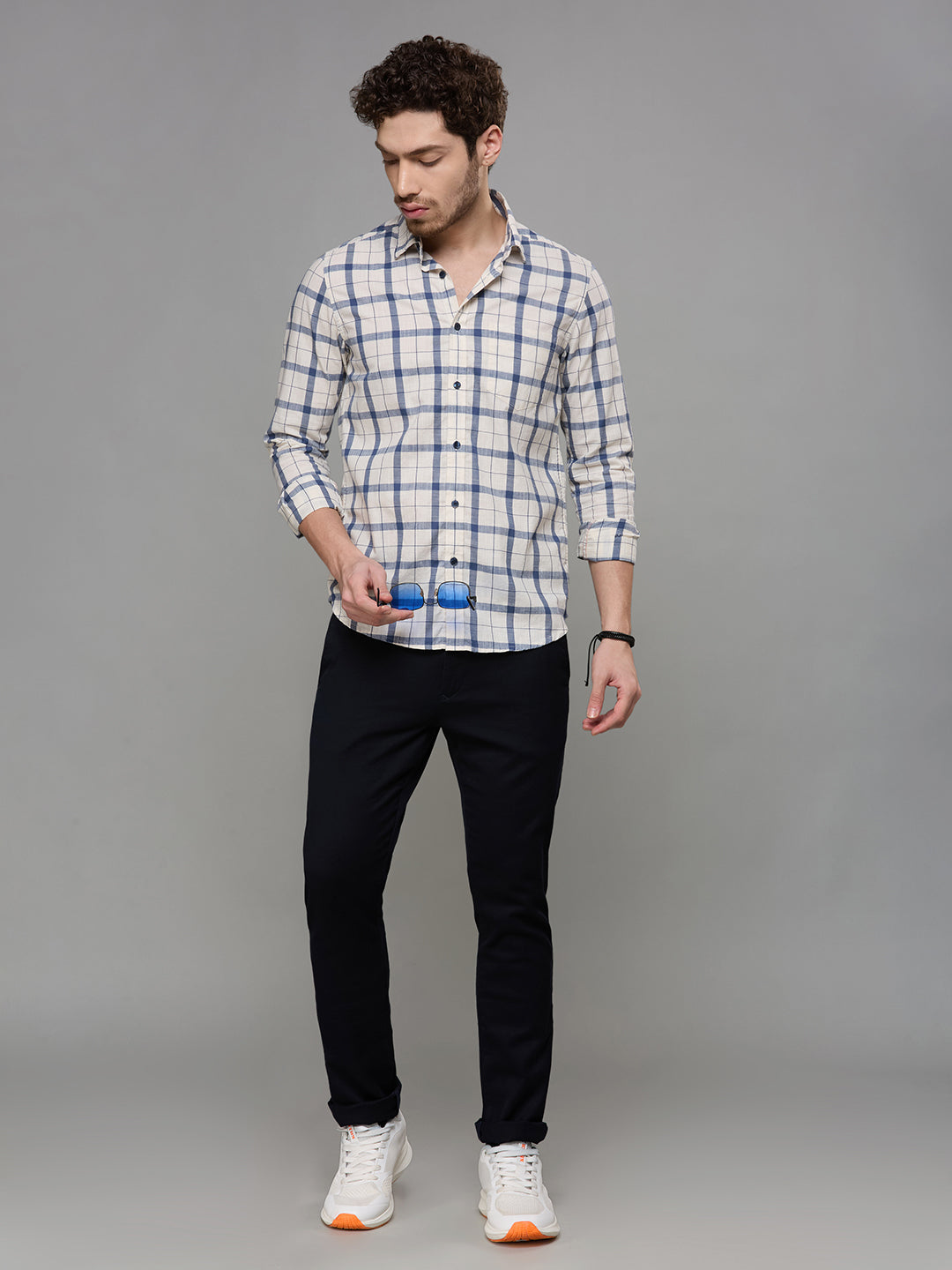 Men's Off White Checks Slim Fit Shirts