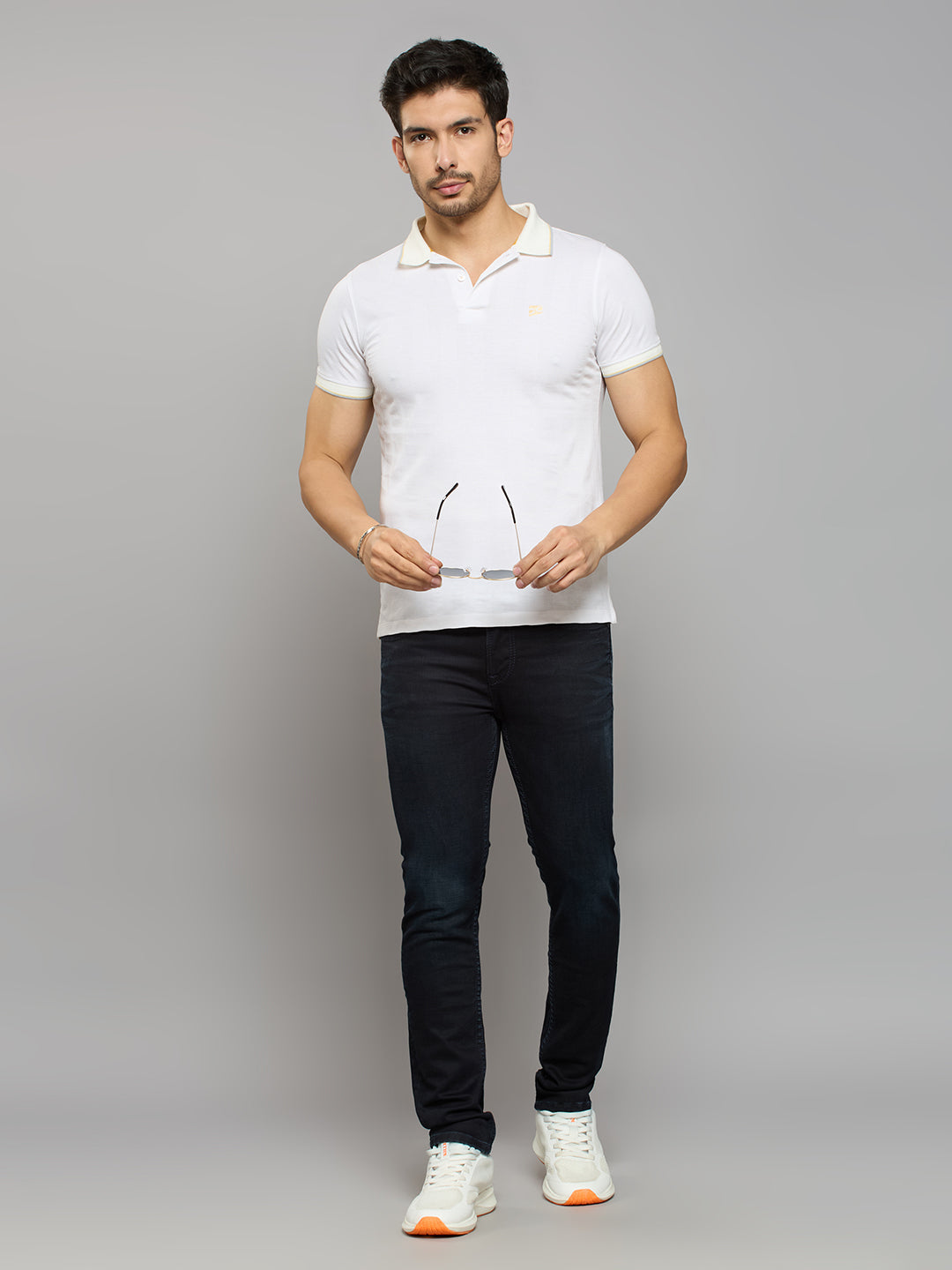 Men's White Printed Slim Fit T-Shirts