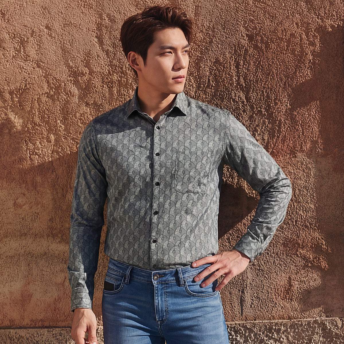 Full Sleeves Slim Fit Grey All over Geometric Motif Foil Textured Print Shirt