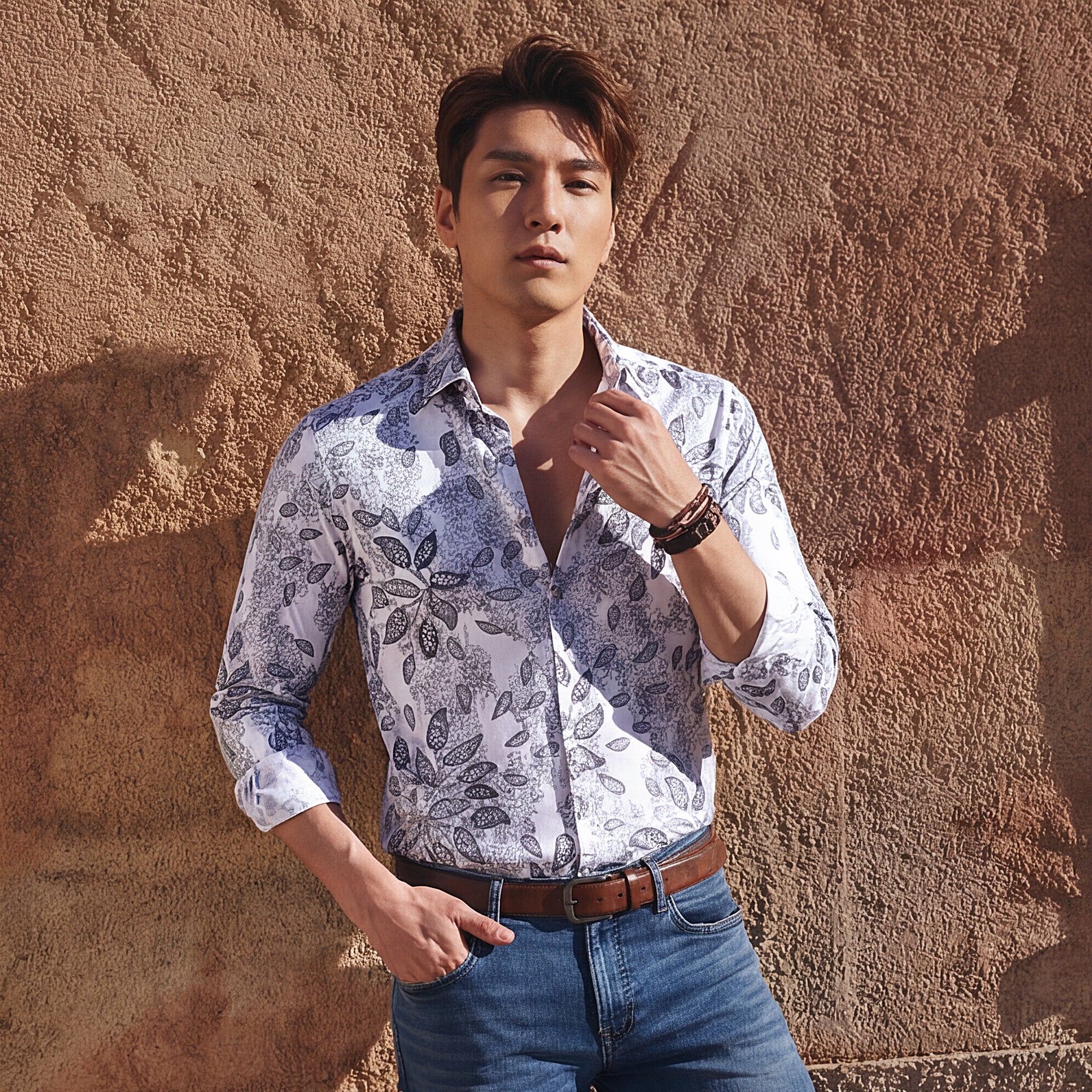 Full Sleeves Slim Fit White All over Abstract Paisly Foil Textured Print Shirt