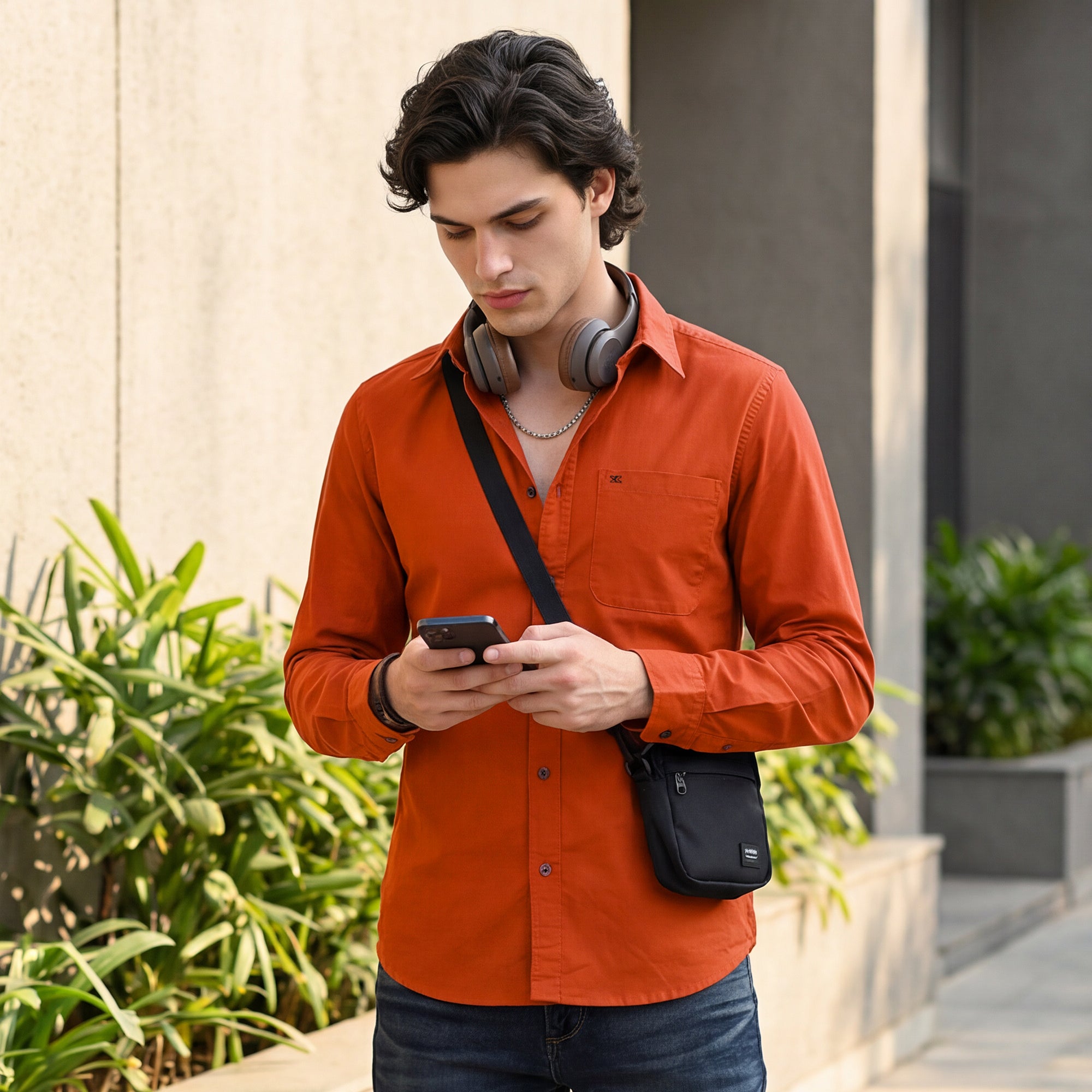 Men Brick Solid Slim Fit Shirt