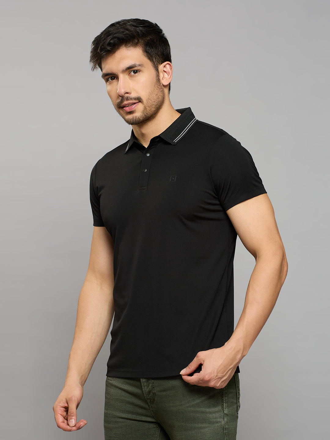 Men's Black Solid Slim Fit T-Shirts