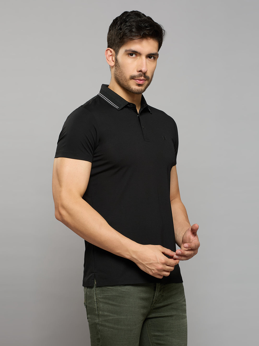 Men's Black Solid Slim Fit T-Shirts