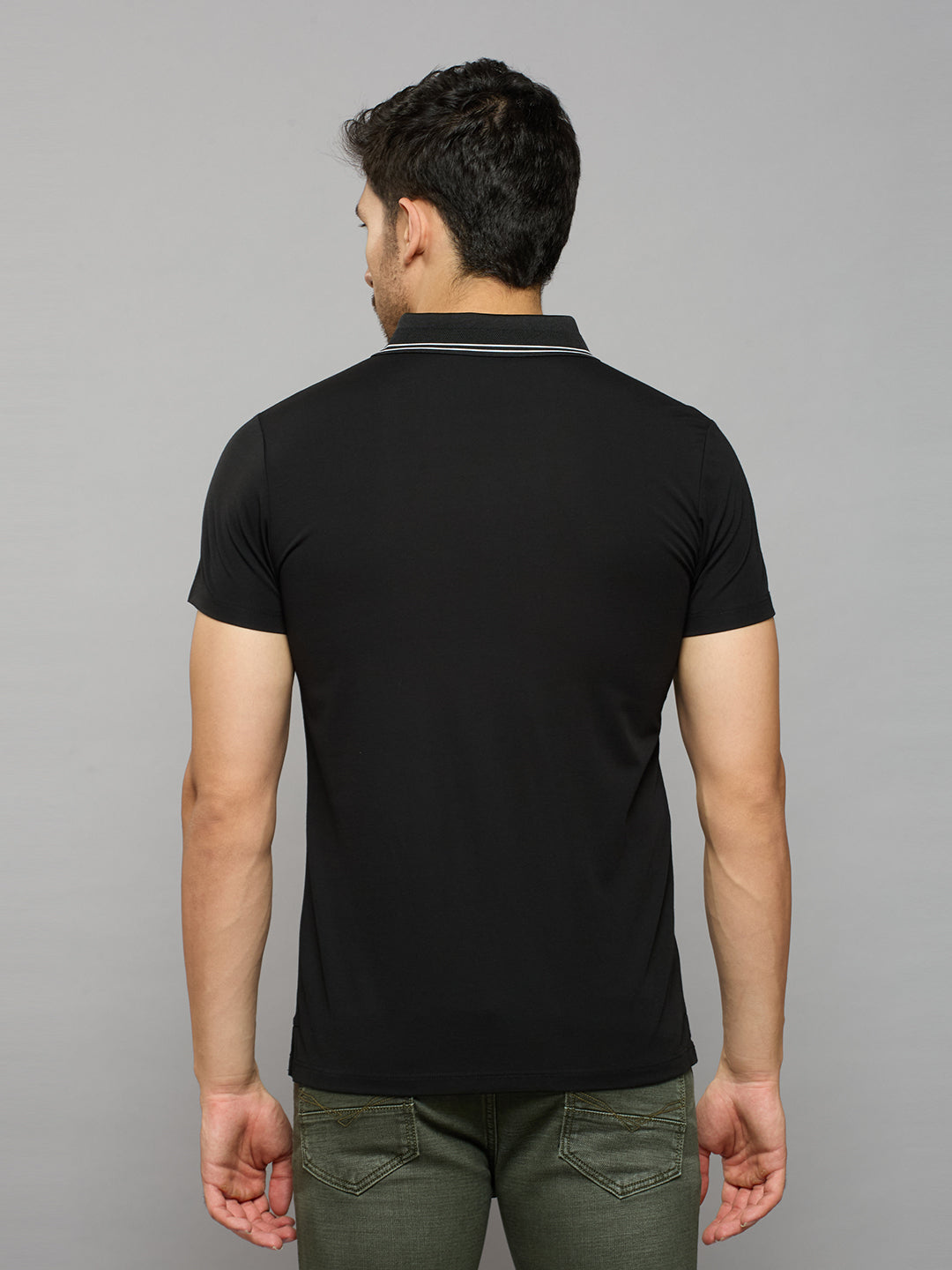 Men's Black Solid Slim Fit T-Shirts