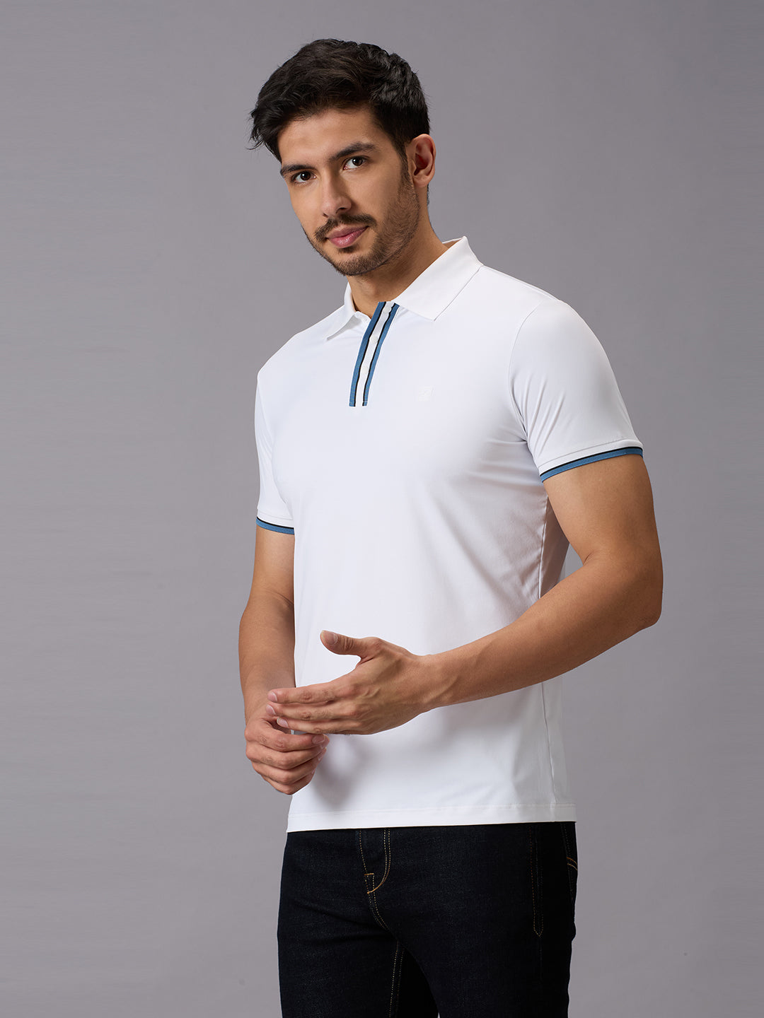 Men's White Solid Slim Fit T-Shirts