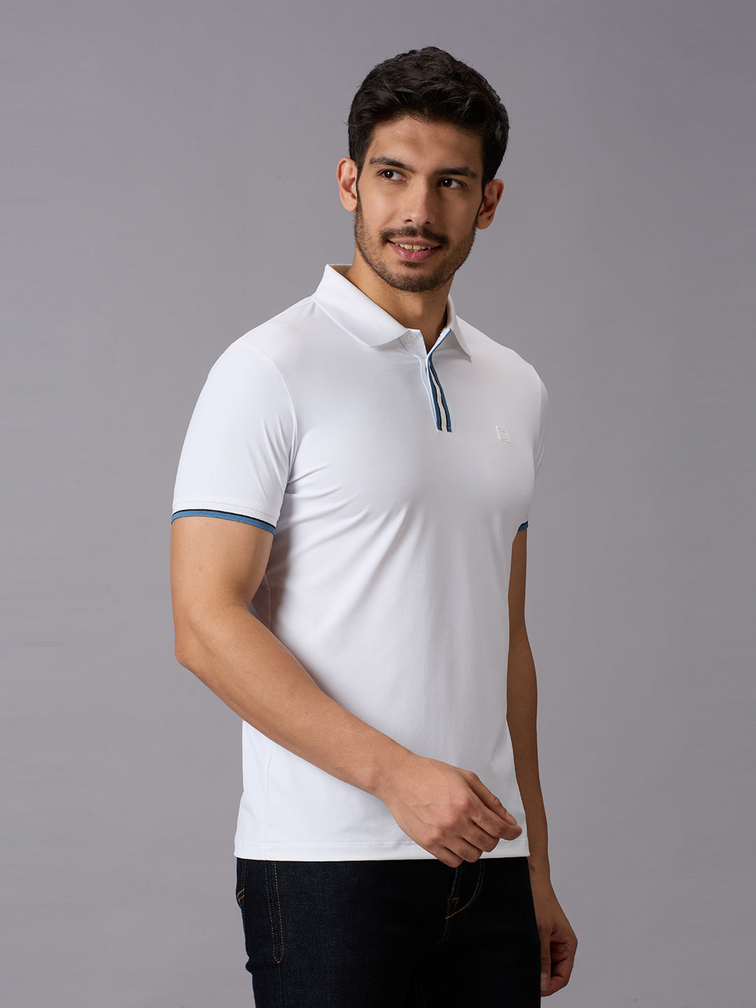Men's White Solid Slim Fit T-Shirts
