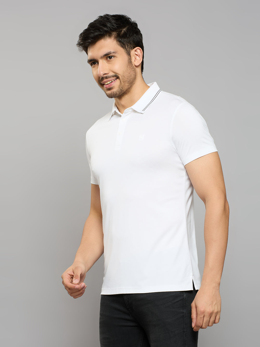 Men's White Solid Slim Fit T-Shirts