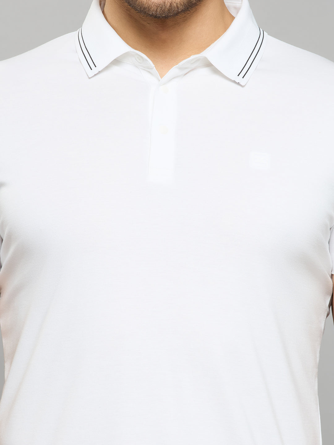 Men's White Solid Slim Fit T-Shirts