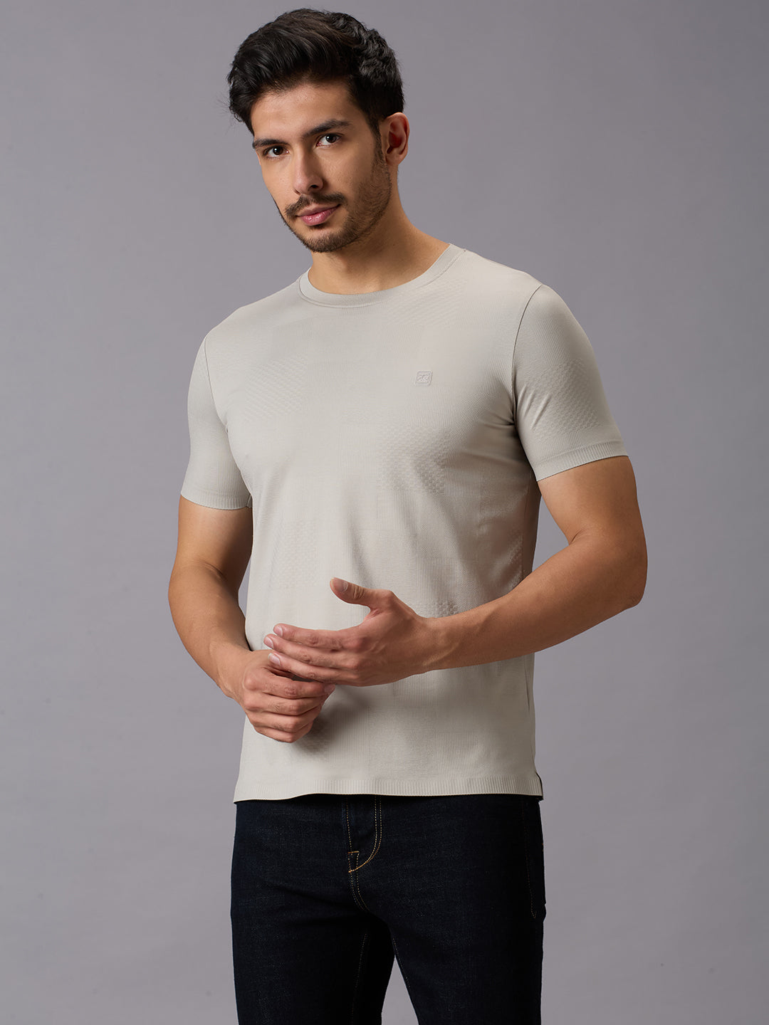 Men's Light Grey Solid Slim Fit T-Shirts