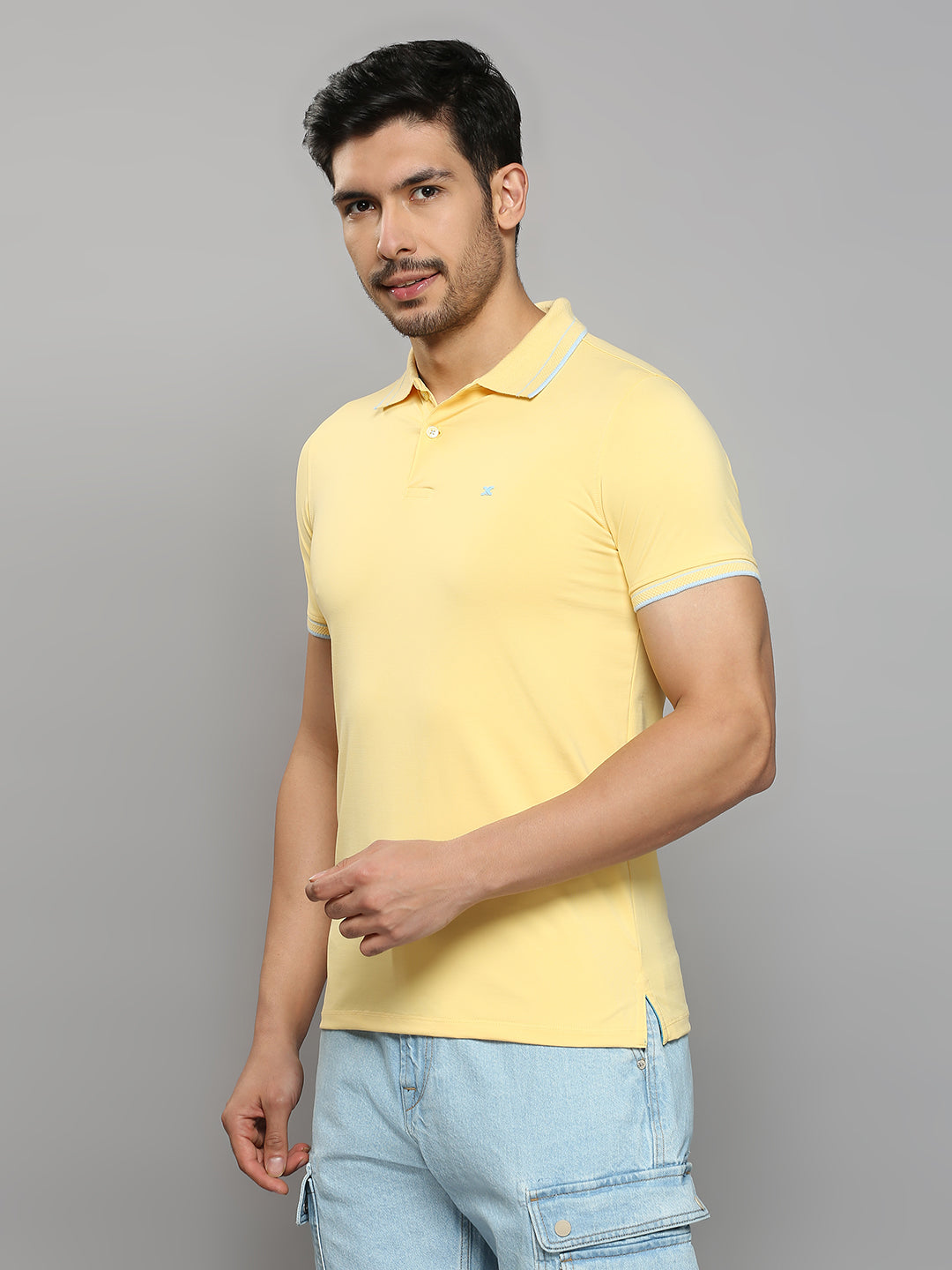 Men's Yellow Solid Slim Fit T-Shirts