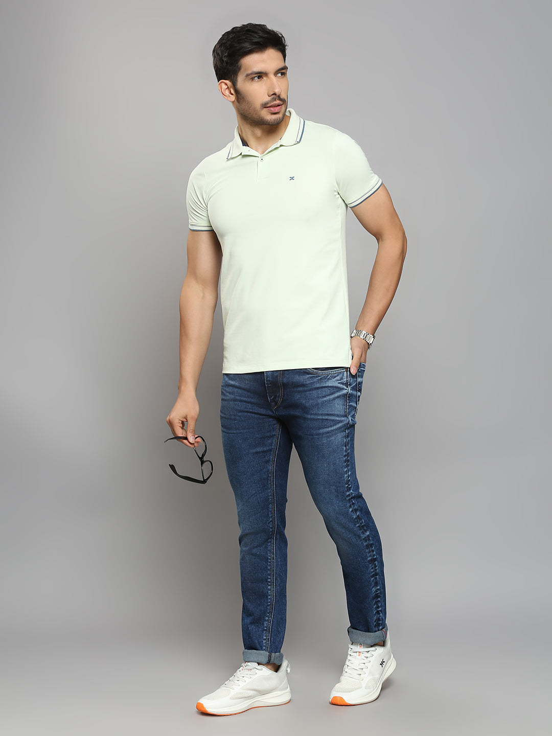 Men's Light Green Solid Slim Fit T-Shirts