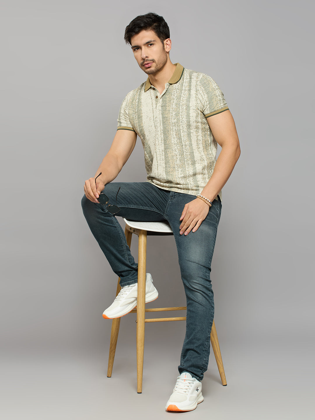 Men's Beige Striped Slim Fit T-Shirts