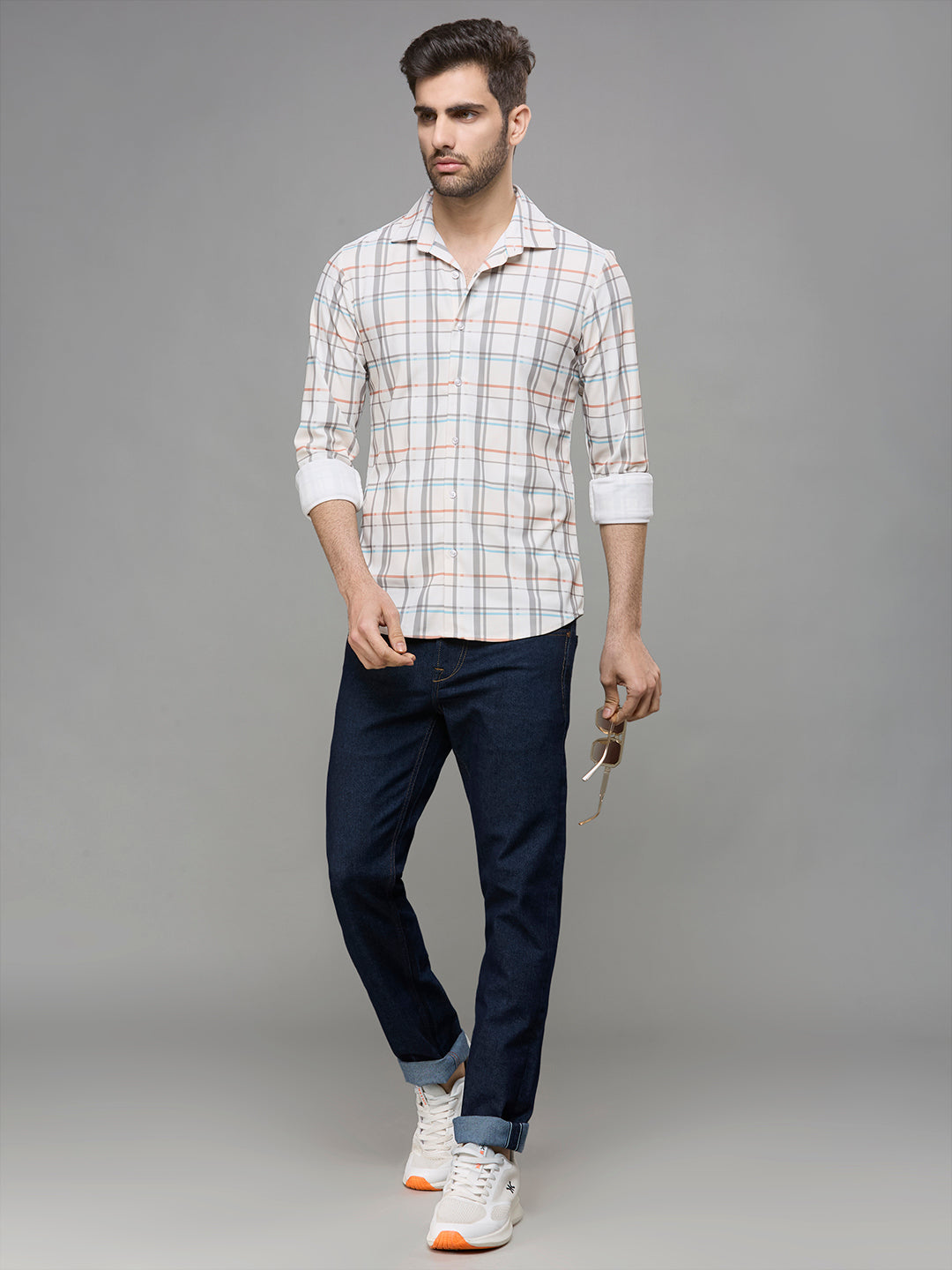 Men's Off White Checks Slim Fit Shirts