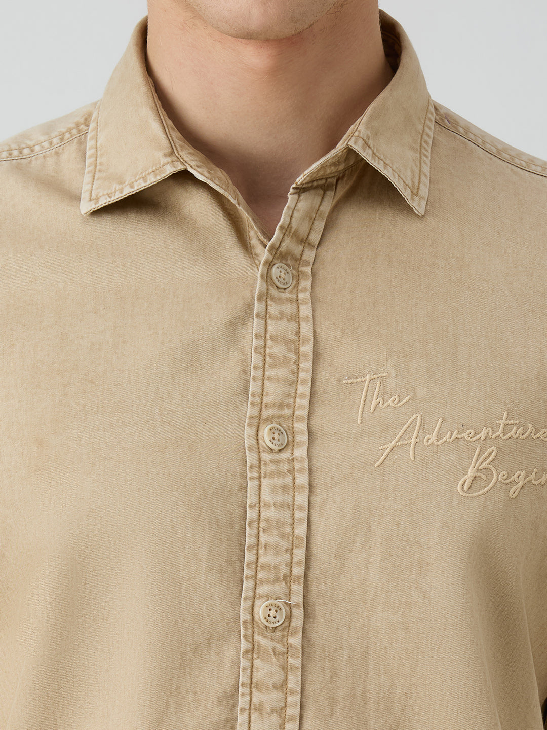 Men's Beige Solid Straight Fit Shirts